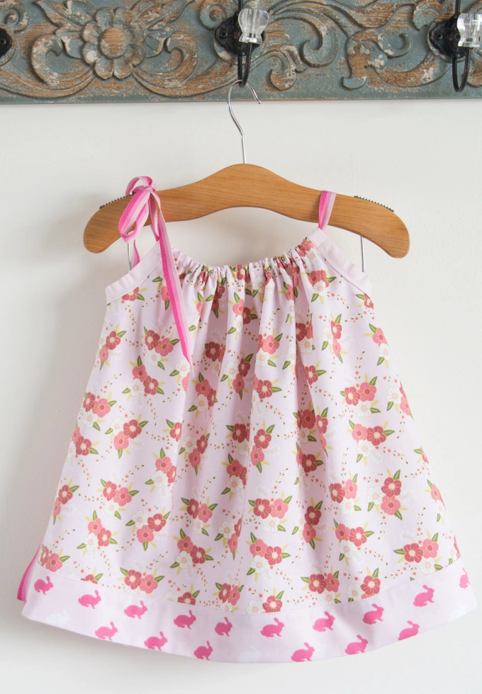 Pillowcasedress on the finger