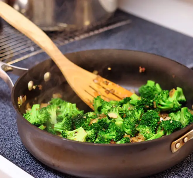Sautéing broccoli