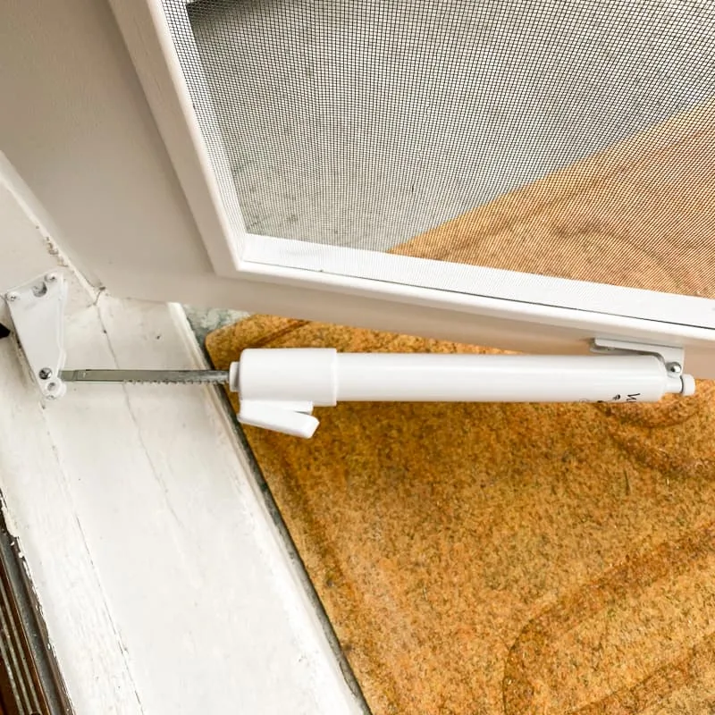Screen door pneumatic closer